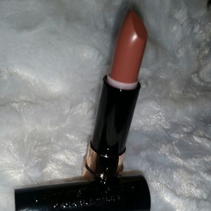 Anastasia Beverly Hills Matte Lipstick in Latte